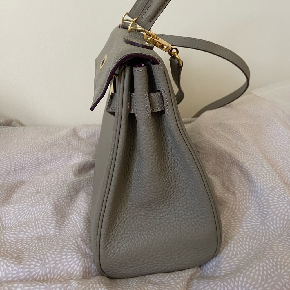 Selling handbag - Picture 2 of 5